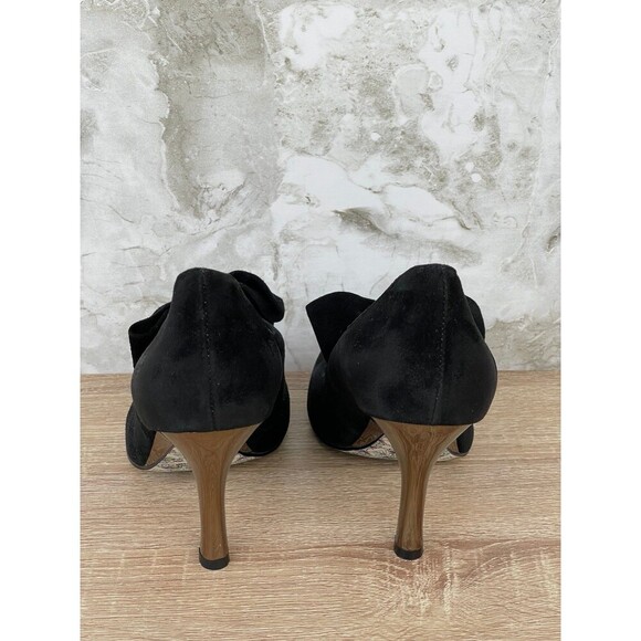IRREGULAR CHOICE WINDSOR Black Suede Bow Pumps size 39/8 - Picture 3 of 6